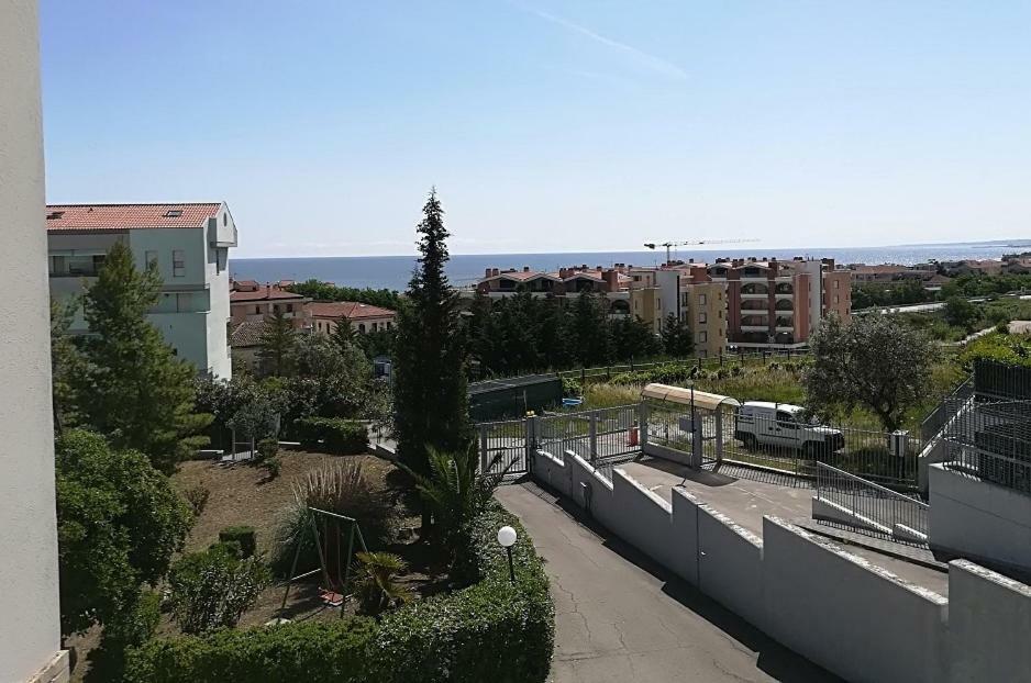 Villa Ariosa Vasto Luaran gambar